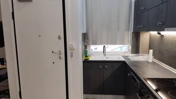 Fridge, microwave, oven, dishwasher