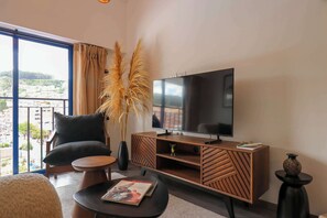 TV, offices - w* | Fascinating 1BR w/ Perfect Balcony in Cusco (Cusco)