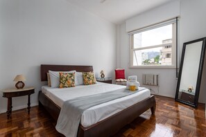 2 bedrooms, iron/ironing board, travel cot, free WiFi - 7 minutes from Ipanema beach | BT302B (Rio de Janeiro)