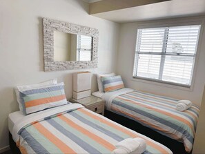 3 habitaciones, tabla de planchar con plancha y wifi gratis 