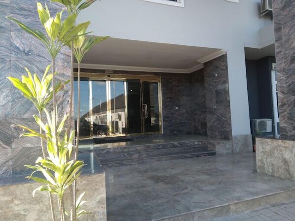 Voorkant van accommodatie