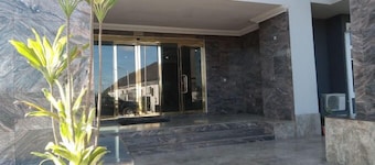 Tatiana Hotel and Suites