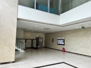 ฝ่ายต้อนรับ