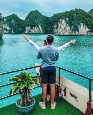 2 ห้องนอน, โต๊ะทำงาน, พื้นที่ทำงานแบบใช้แล็ปท็อป, ผ้าม่านกันแสง