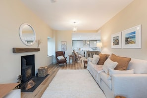 تلفزيون ذكي، مدفأة، ستيريو