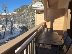 Outdoor dining - Modern comfort with mezzanine near the cable car (Pralognan-la-Vanoise)