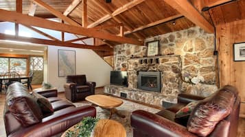 TV, fireplace, offices