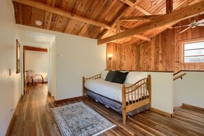 2 Schlafzimmer, Bügeleisen/Bügelbrett, Reisekinderbett, WLAN