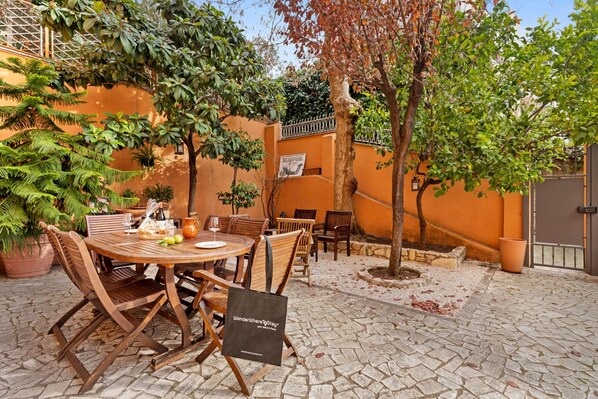 1 bedroom - Beautiful Garden Apartment Near St Peter (Rome)