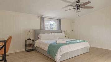 4 bedrooms, desk, iron/ironing board, WiFi