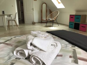 4 Schlafzimmer, Bügeleisen/Bügelbrett, WLAN, Bettwäsche