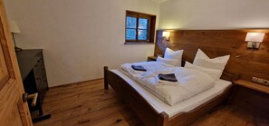 2 Schlafzimmer, Schreibtisch, kostenloses WLAN, Bettwäsche