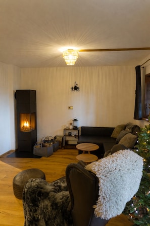 Interior - Chalet Alpl: modern renovated apartment in the ski area with sauna, whirlpool & fireplace (Kärnten)