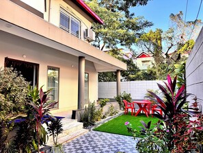 Outdoor dining - Fully furnished Luxurious Villa with 4 AC Bedroom & Attached Bath (Bara Gharia)