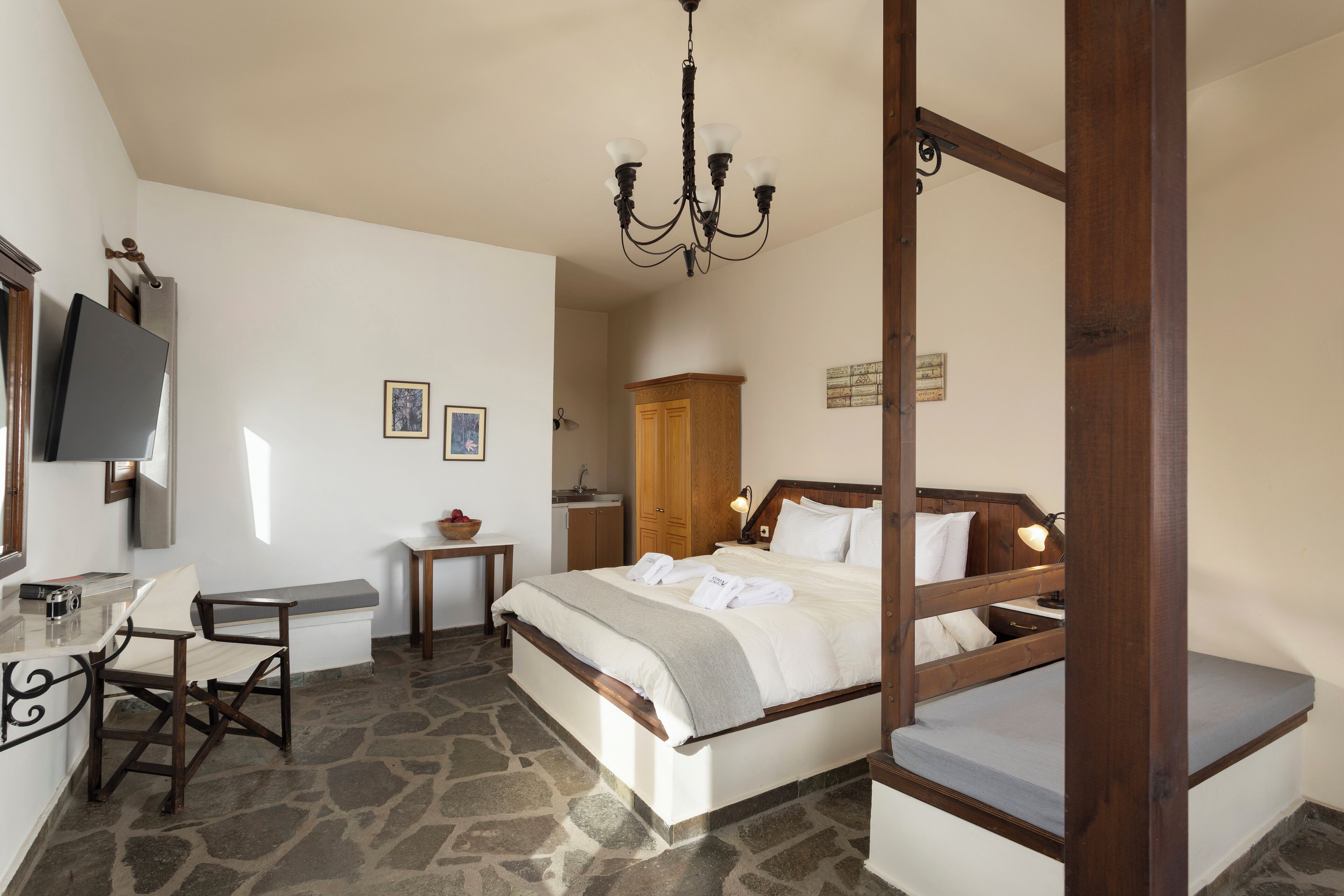 Room, Lake View