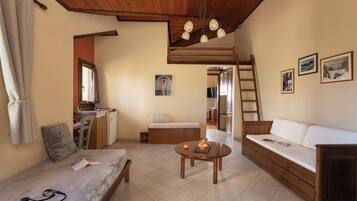 Leilighet, 1 soverom, balkong, utsikt mot innsjø | Dundyner, safe på rommet, blendingsgardiner og lydisolert