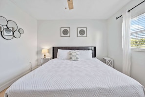 2 bedrooms, desk, iron/ironing board, WiFi