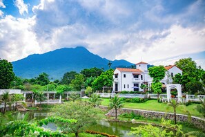 Lake - Time Villas (Hanoi)