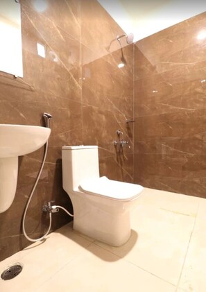 Deluxe Room | Bathroom