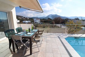 Casa | Piscina | Una piscina al aire libre