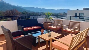 Unclassified image, 4 of 50, button - Beautiful Apartment With View (Roses)