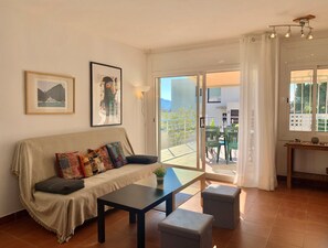 House | Living room - Beautiful Apartment With View (Roses)
