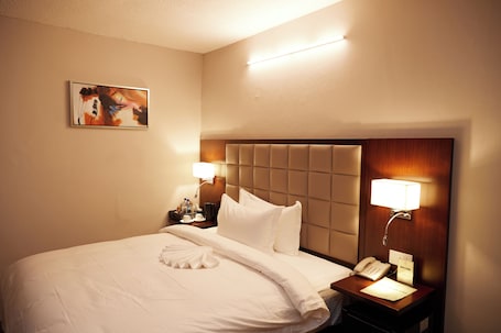 Minibar, in-room safe, soundproofing, iron/ironing board