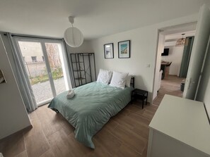 1 bedroom, iron/ironing board, travel crib, WiFi - Le happynous cosy, air-conditioned, wifi, private parking (Tain-l'Hermitage)