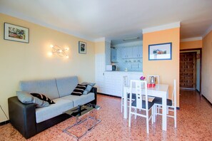 Apartment | Living room - Apartment in Roses by the Beach & Marina (Roses)
