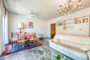 Apartment | Living room
