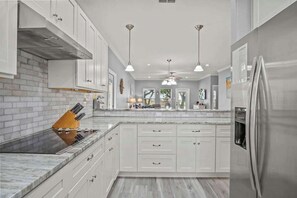 Fridge, microwave, oven, stovetop - Copano Ridge- Private Pool | Private Dock (Rockport)