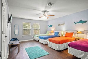 4 soverom, strykejern/-brett, wi-fi og sengetøy