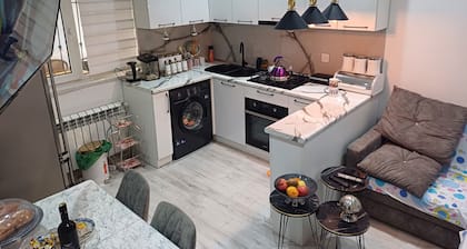Bakü 2+1 oda H.Aliyev pr+center.Narimanov metrosu 500metre .Socar kulesi 70metre
