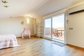 Apartment - Beautiful Apartment With View (Roses)