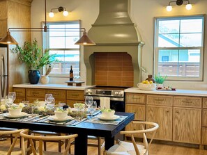 Dining - Astra B: Heated Pool, Desk, Laundry (Port Isabel)