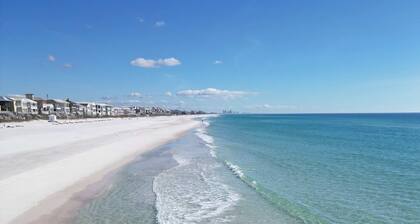 LUXURY "Seaglass & Sunsets" Golf Cart, Private Pool, Near Beach, Dog Friendly