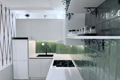 Tara Temple Studio: Cozy, Modern Retreat near Korean Embassy