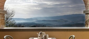 Apartment in Tuscany Near Vineyards