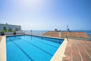 Apartment | Pool | Outdoor pool