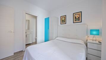 Standard-Apartment, 2 Schlafzimmer, Stadtblick | 1 Schlafzimmer, Verdunkelungsvorhänge, Bügeleisen/Bügelbrett