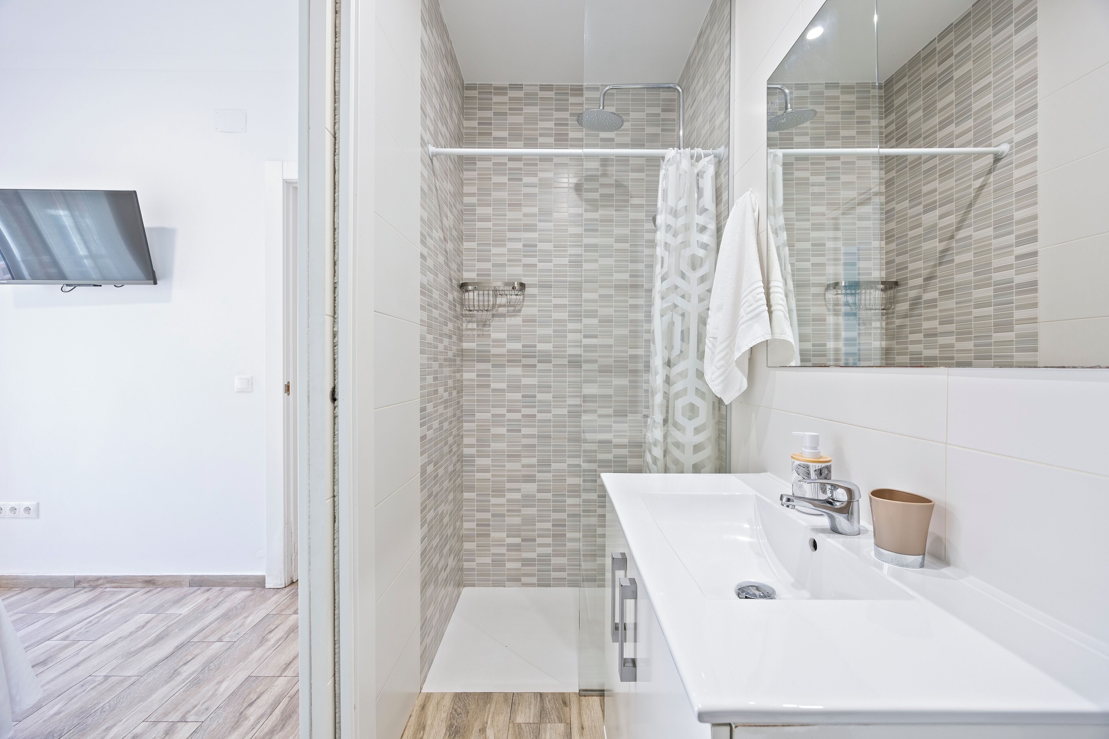 Standard Apartment, 2 Bedrooms, City View | Bathroom