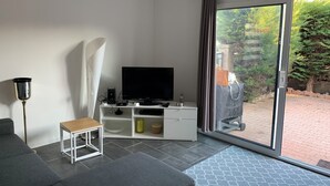 Smart TV - Peaceful accommodation 2 steps from amenities  (L'Isle-sur-la-Sorgue)