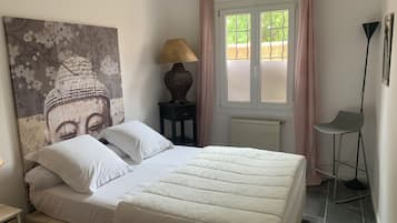 2 chambres, fer et planche Ă repasser, Wi-Fi gratuit, draps fournis