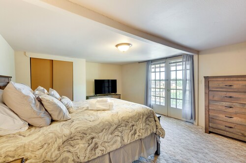 Valdez Home w/ Mountain Views, 11 Mi to Skiing!