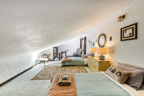 ํ์ฐ์ค (4 Bedrooms) | ๋ด๋ถ