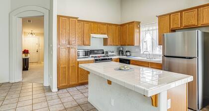 17 Mi to Napa: Spacious Vallejo Family Home!
