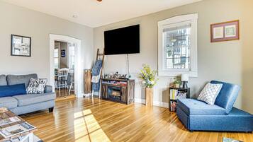 House (2 Bedrooms) | Interior