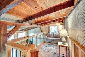 House (3 Bedrooms) | Interior - Knoxville Home: On-site Hiking & Outdoor Kitchen! (Knoxville)