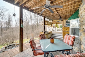 House (3 Bedrooms) | Interior - Knoxville Home: On-site Hiking & Outdoor Kitchen! (Knoxville)