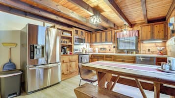 Rumah (2 Bedrooms) | Interior
